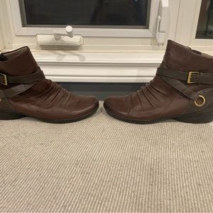 Naturalizer ankle boots at unbeatable price